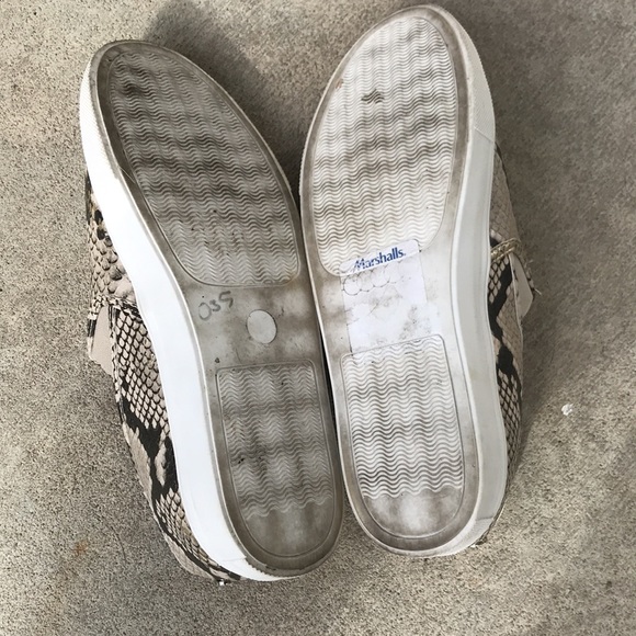 Steve Madden slip on snake like shoes size 8 1/2 - Picture 4 of 6